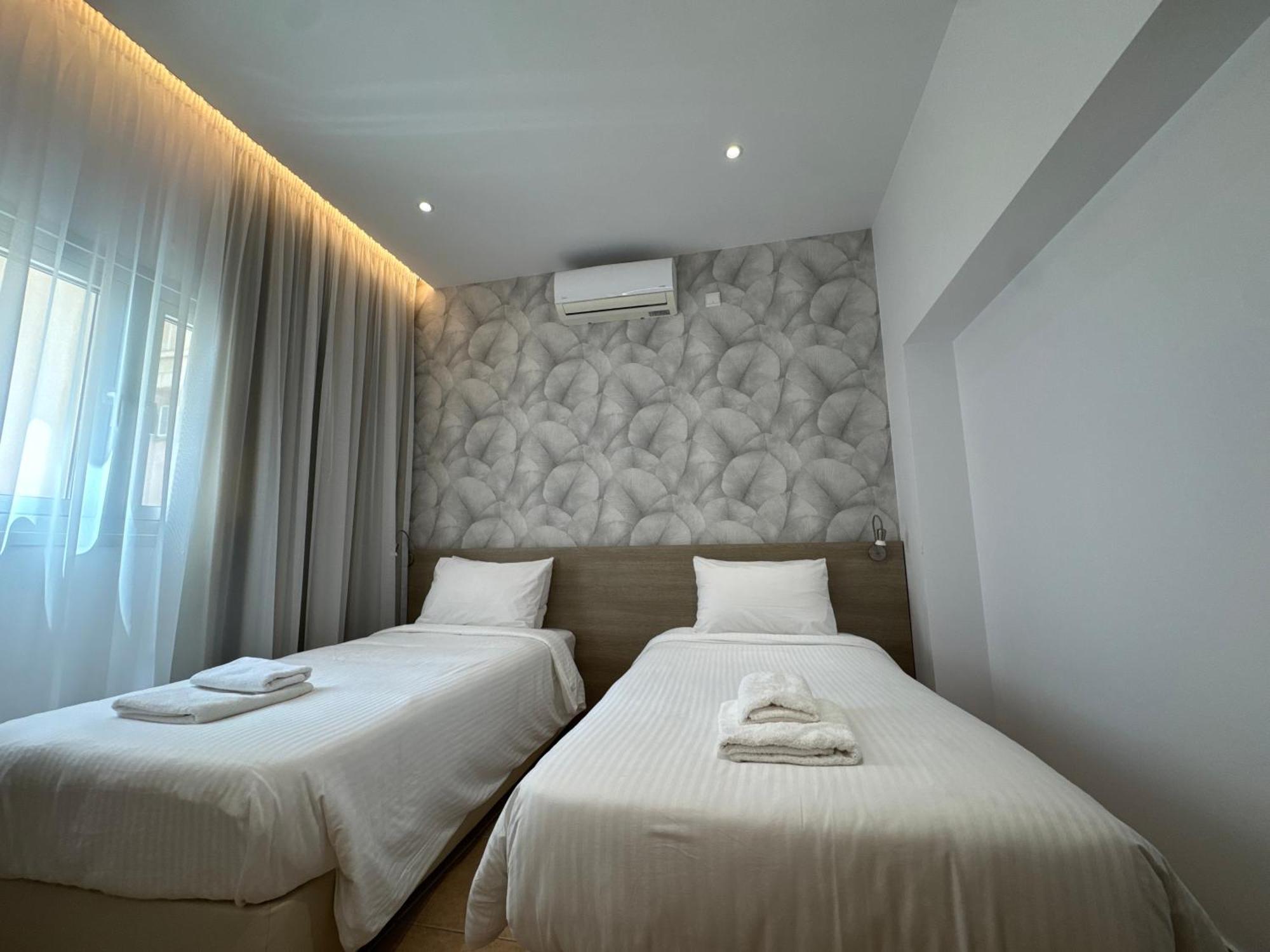 Topikos Apartments 아이아 나파 외부 사진
