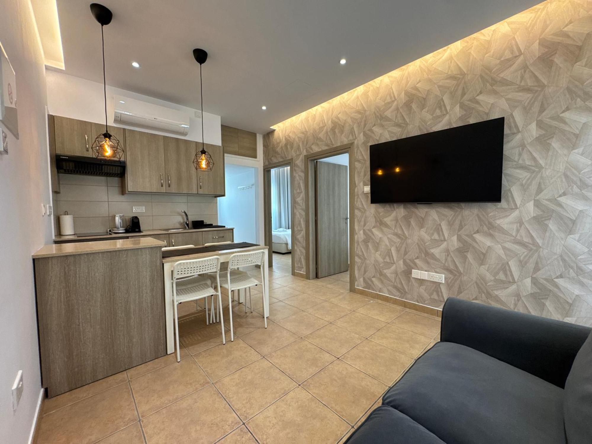 Topikos Apartments 아이아 나파 외부 사진