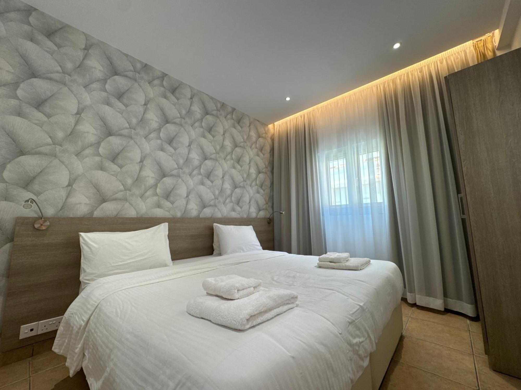 Topikos Apartments 아이아 나파 외부 사진